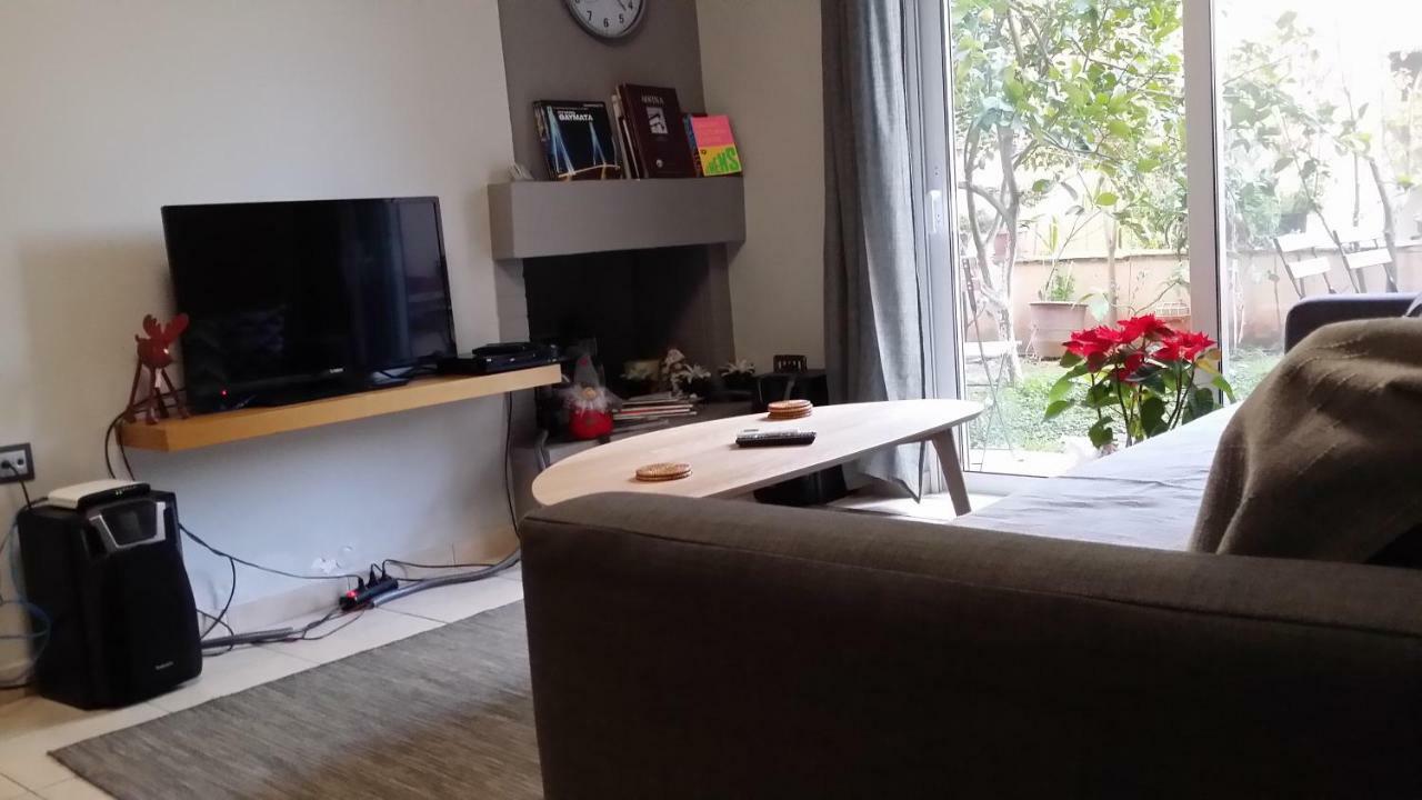 Athenian Apartment With Garden, Near Metro Station Chalandri Nu 3 Exterior photo